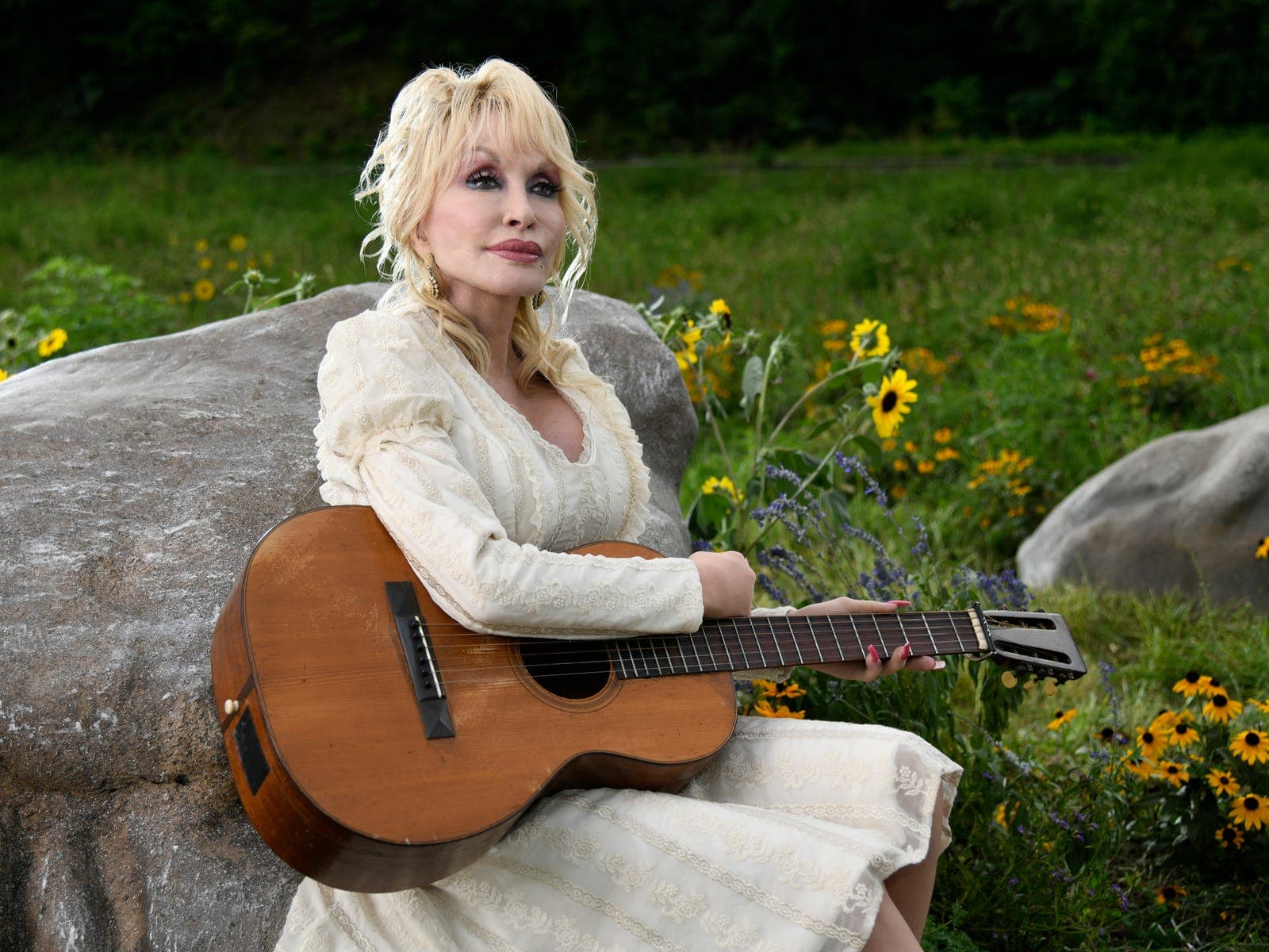 Dolly Parton smiling at a public appearance
